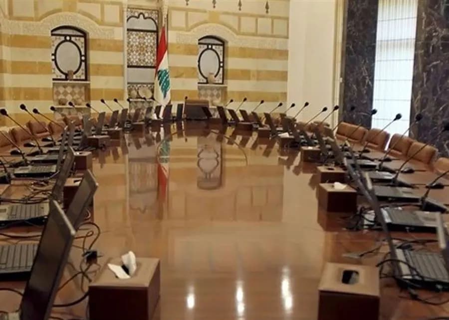 العقد الحكومية "انحلت".. ولكن
