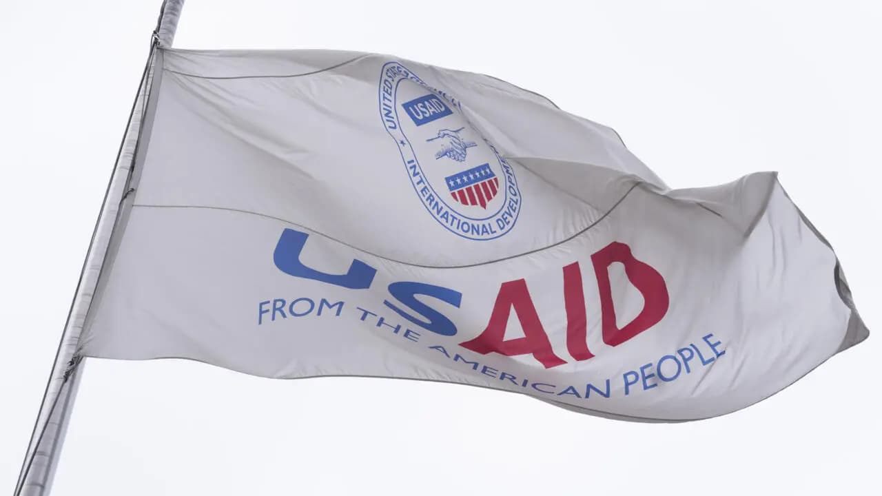 "أكسيوس": أخصام الولايات المتحدة يحتفلون بتدمير USAID