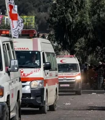 حماس تسلم رهائن إسرائيليين إلى الصليب الأحمر