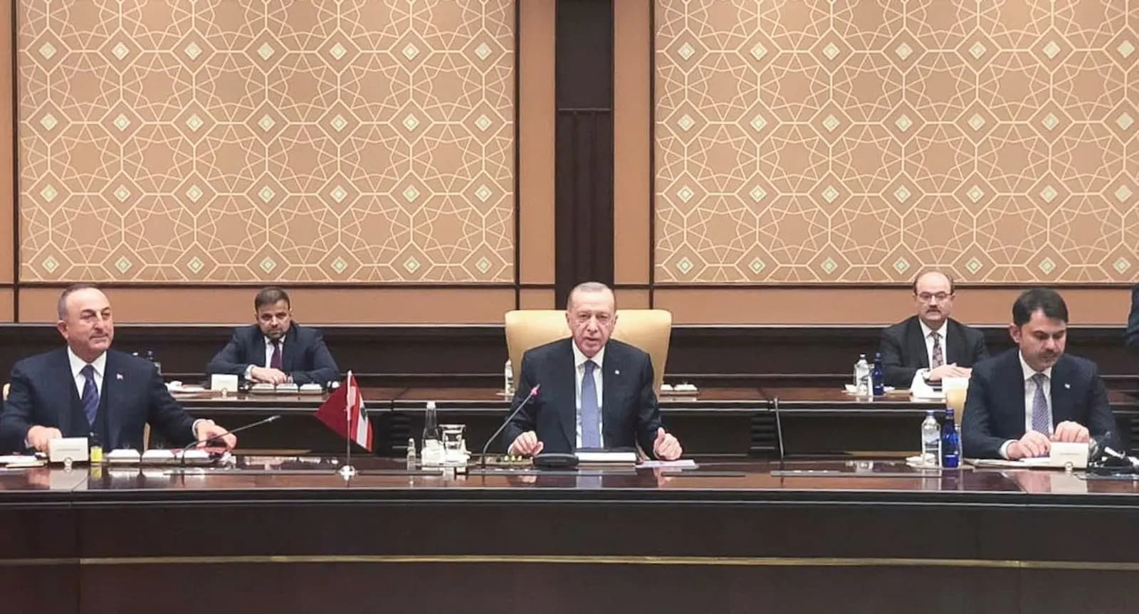 اجتماع عمل موسع بين أردوغان وميقاتي ومؤتمر صحافي مشترك بعد قليل