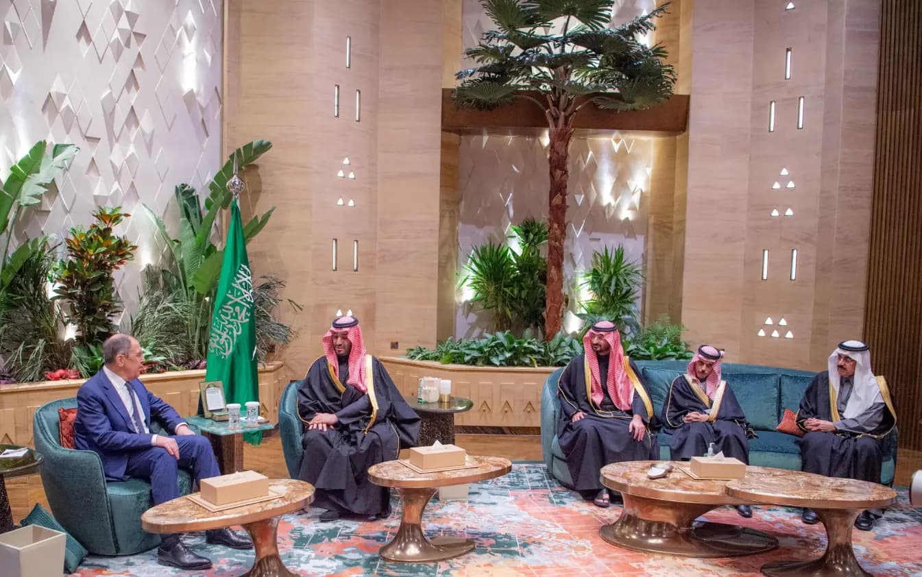 التطورات الإقليمية والدولية بين بن سلمان ولافروف