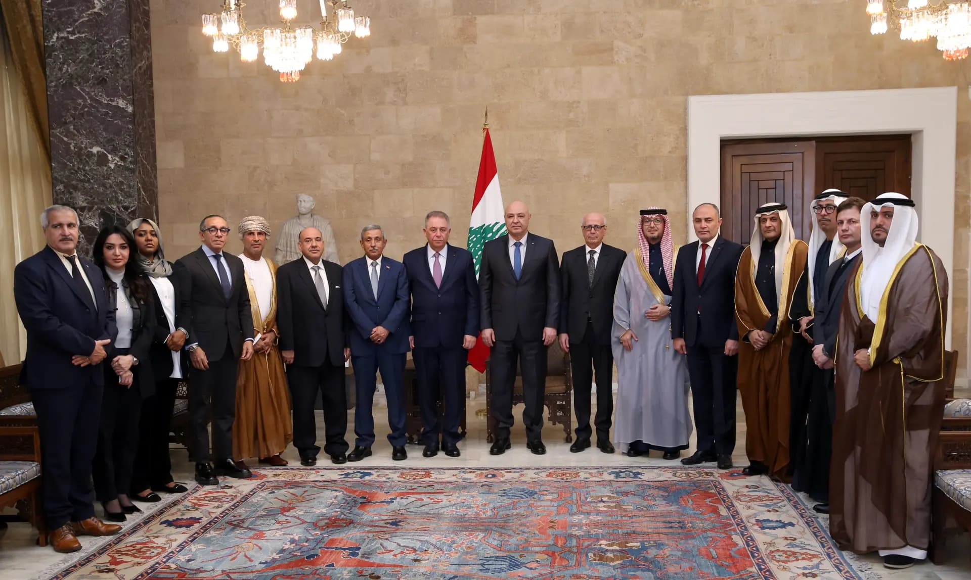 "موقف عربي موحَّد".. عون: لبنان لن يكون منصة للهجوم