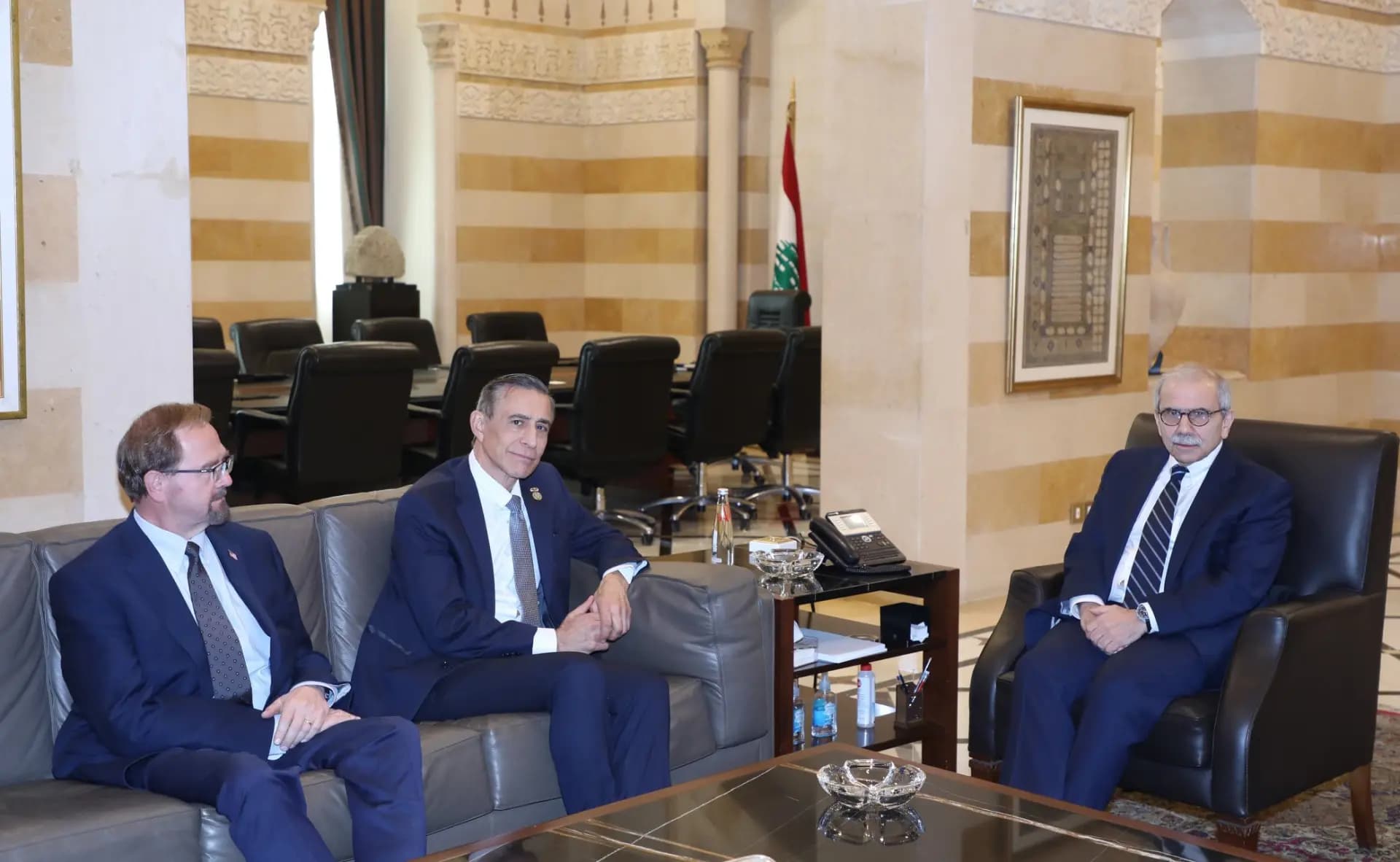 وفد من الكونغرس الأميركي في السرايا.. وتأكيد على دعم لبنان