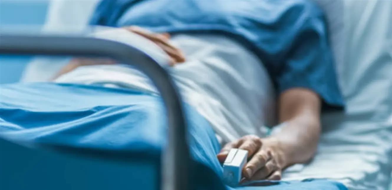 "بعد انتشار المرض في جسده".. فنان يتجه إلى أمريكا للعلاج