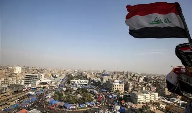 في العراق .. قُبضَ عليه وهو يعرض طفله للبيع