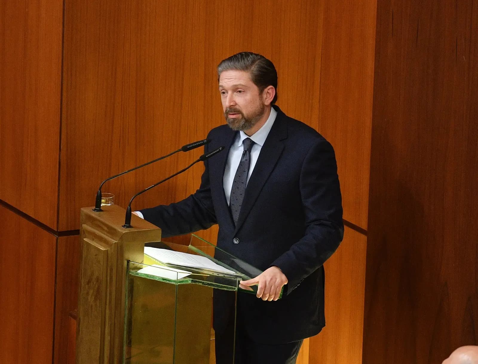 كرامي يمنح الثقة للحكومة: صمام الأمان هو تطبيق اتفاق الطائف