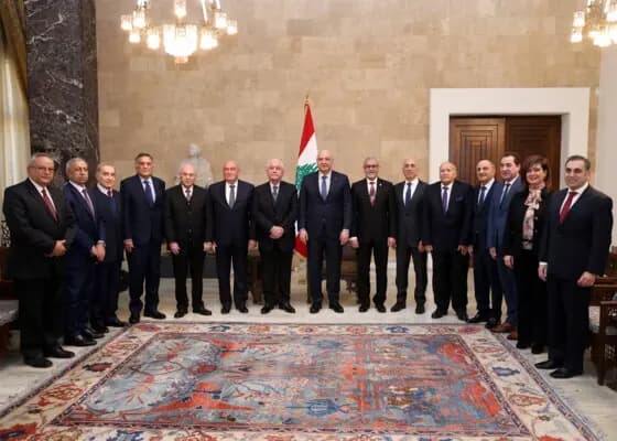 عون: الدستور طريقنا