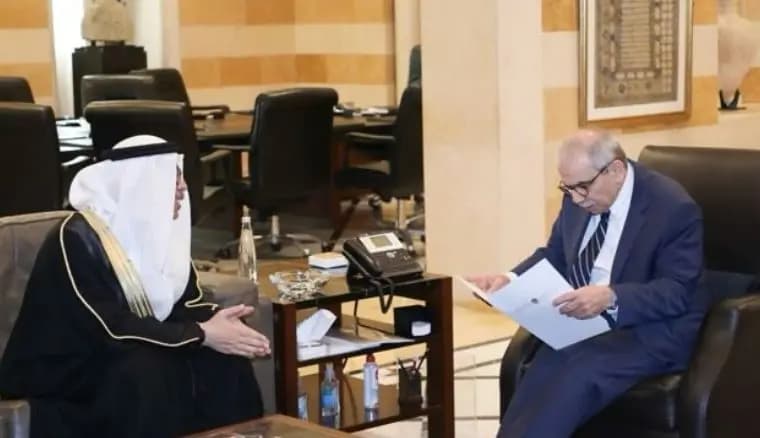 سلام يتسلم دعوة عربية للمشاركة في قمة الإعلام العربي