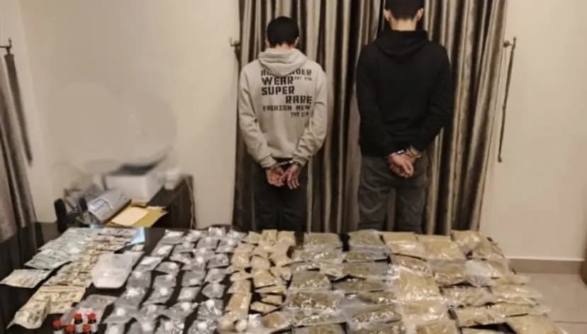 "يروِّجان الممنوعات".. القوى الأمنية توقف شخصين في الضاحية