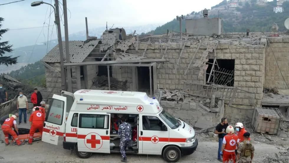 العفو الدولية تدعو للتحقيق بهجمات إسرائيلية على قطاع الصحة اللبناني