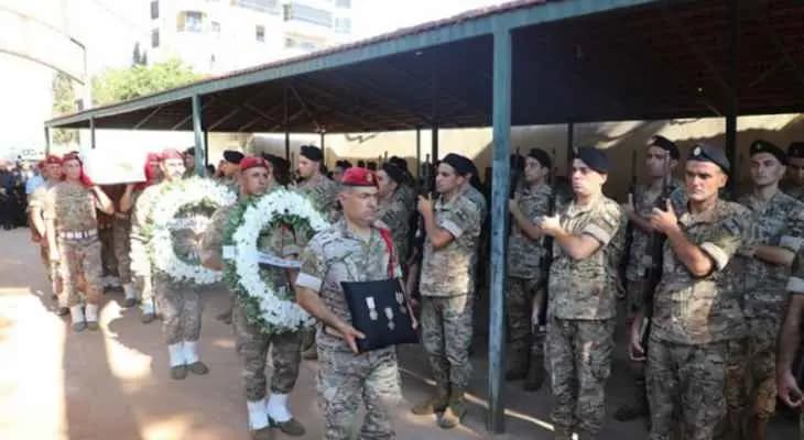 تشييع الرقيب الشهيد محمد الحسيني بحضور ممثل عن وزير الدفاع وقائد الجيش