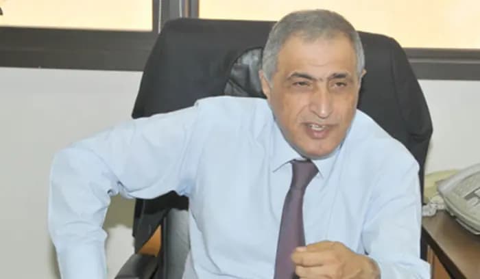 هاشم استنكر اجبار المصارف الموظفين قبض رواتبهم بالدولار: سرقة موصوفة تستدعي تدخلا سريعا