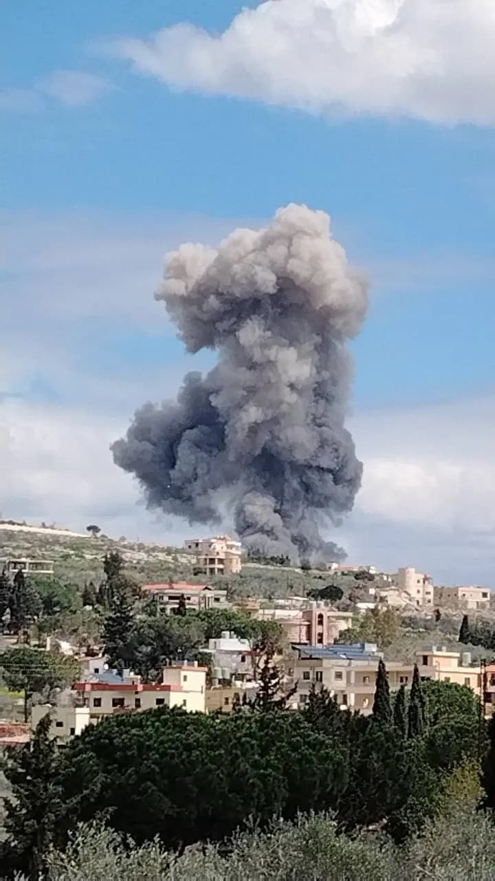 الطائرات الحربية الإسرائيلية شنت غارة جوية جديدة استهدفت بلدة يحمر الشقيف