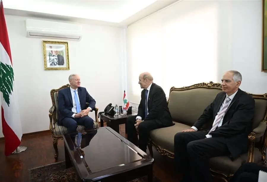 رجي يبحث مع لودريان التحضيرات لزيارة عون إلى باريس