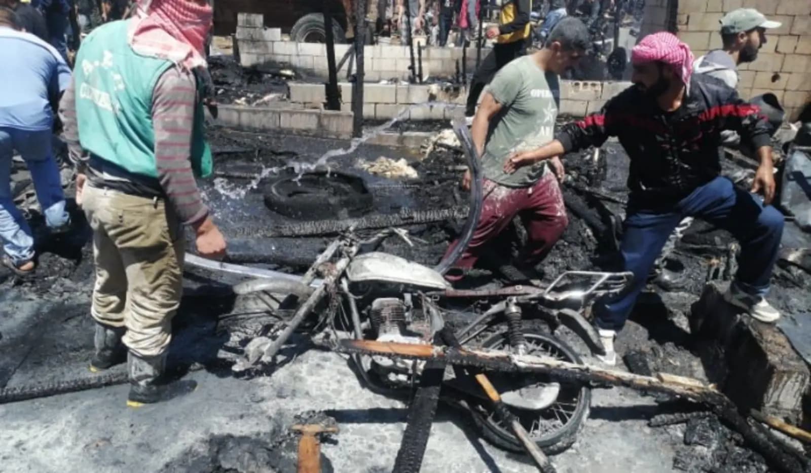 حريق مخيّم للنّازحين السوريين في هذه المنطقة