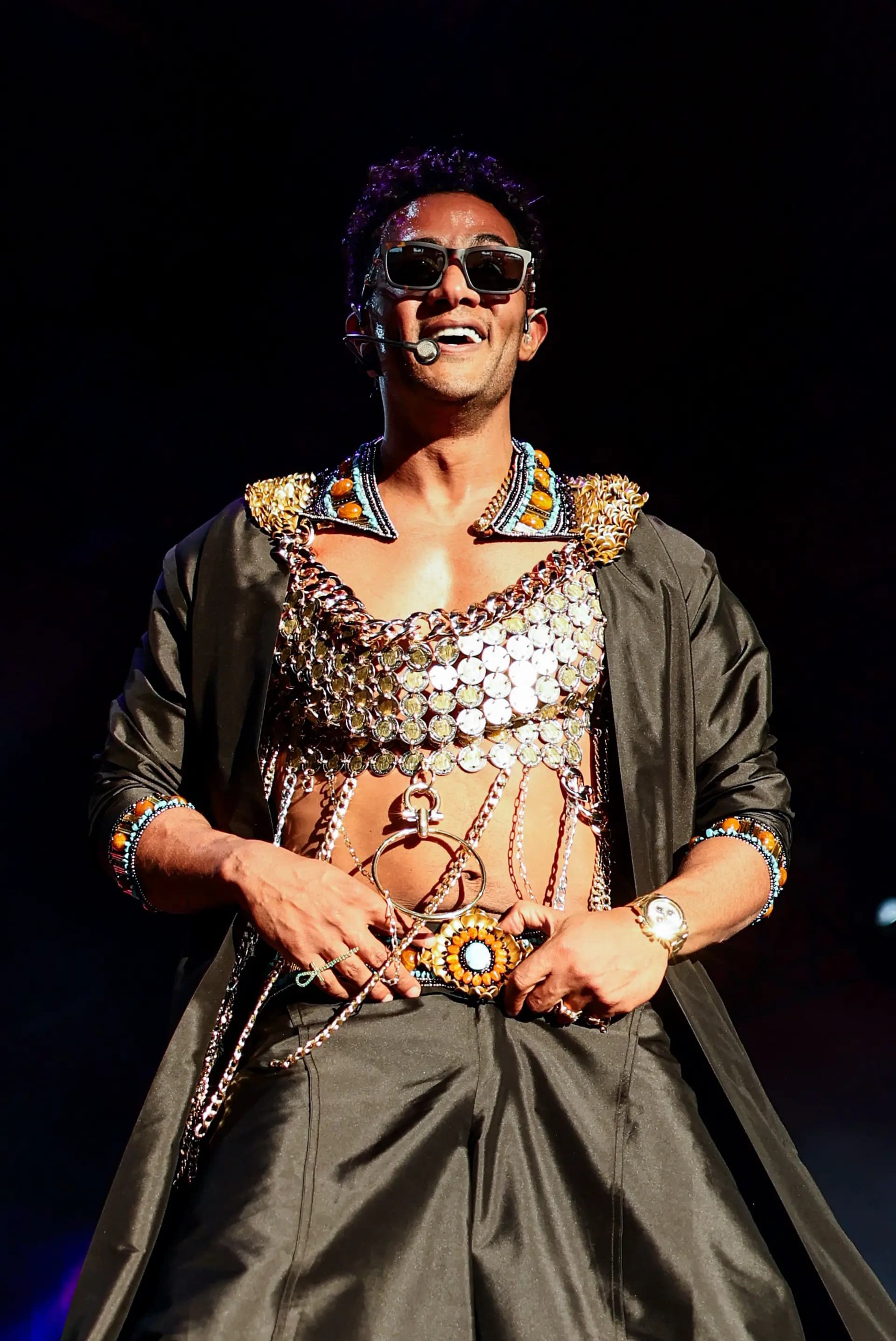 "غريب عجيب" محمد رمضان!