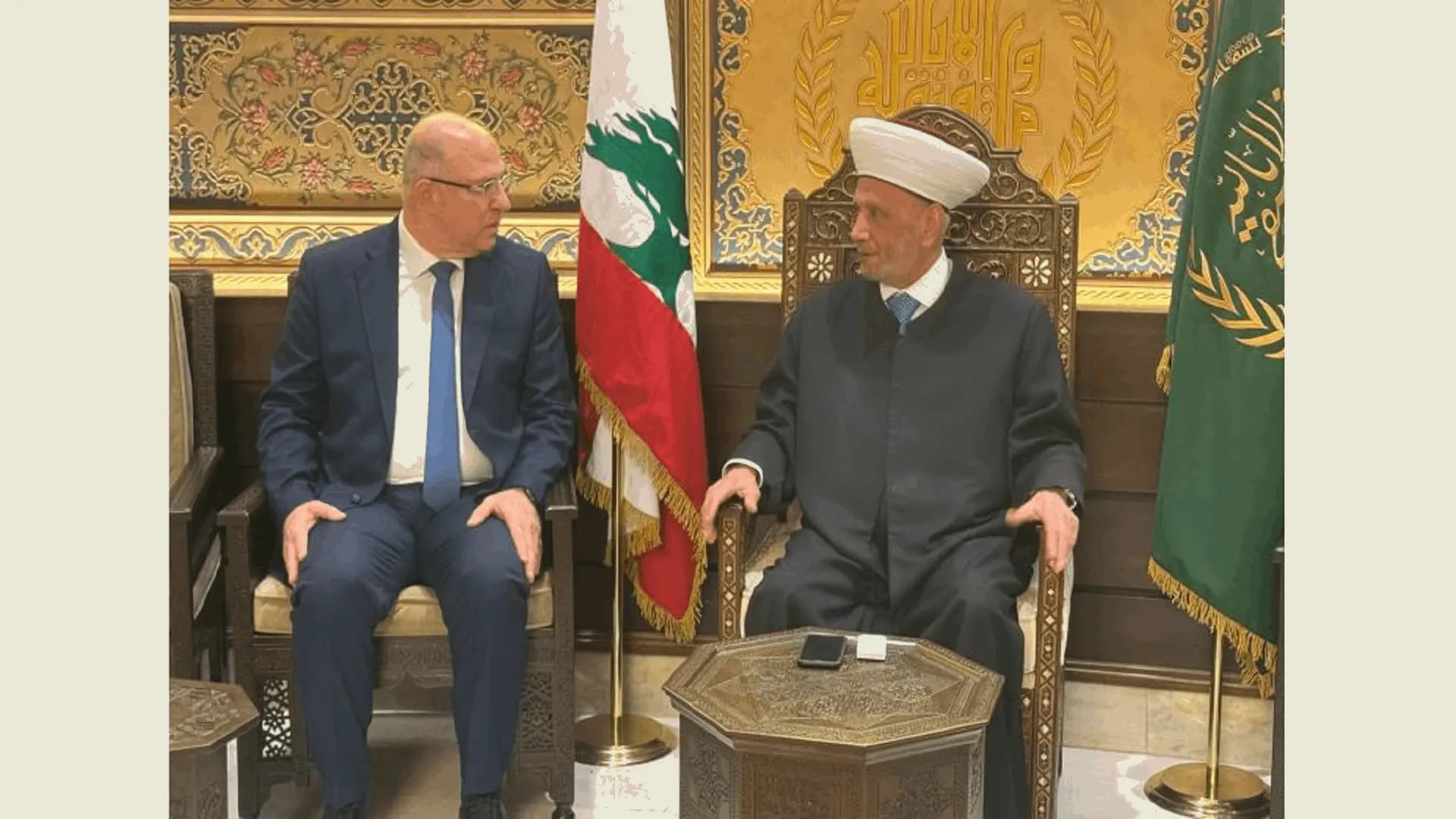 "في انتظار الأخبار السارة".. لقاء يجمع دريان وحيدر