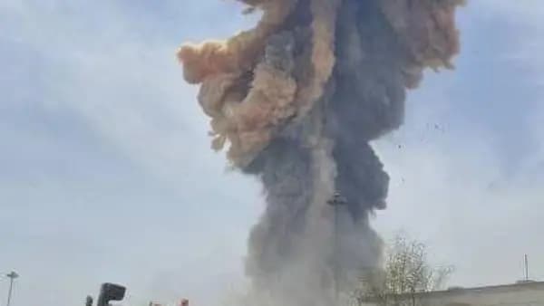 بالصور.. انفجار كبير يهز جنوب إيران
