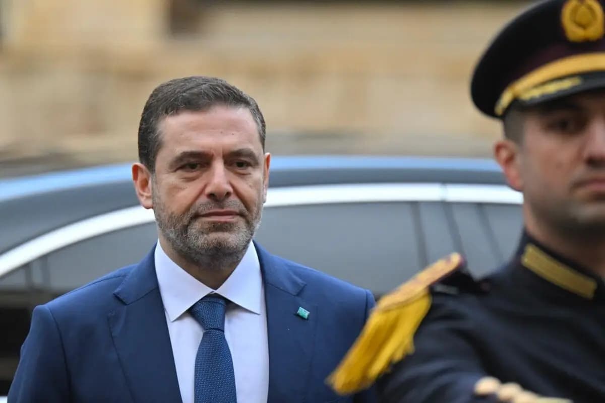تمنيات من الحريري للعمال في عيدهم