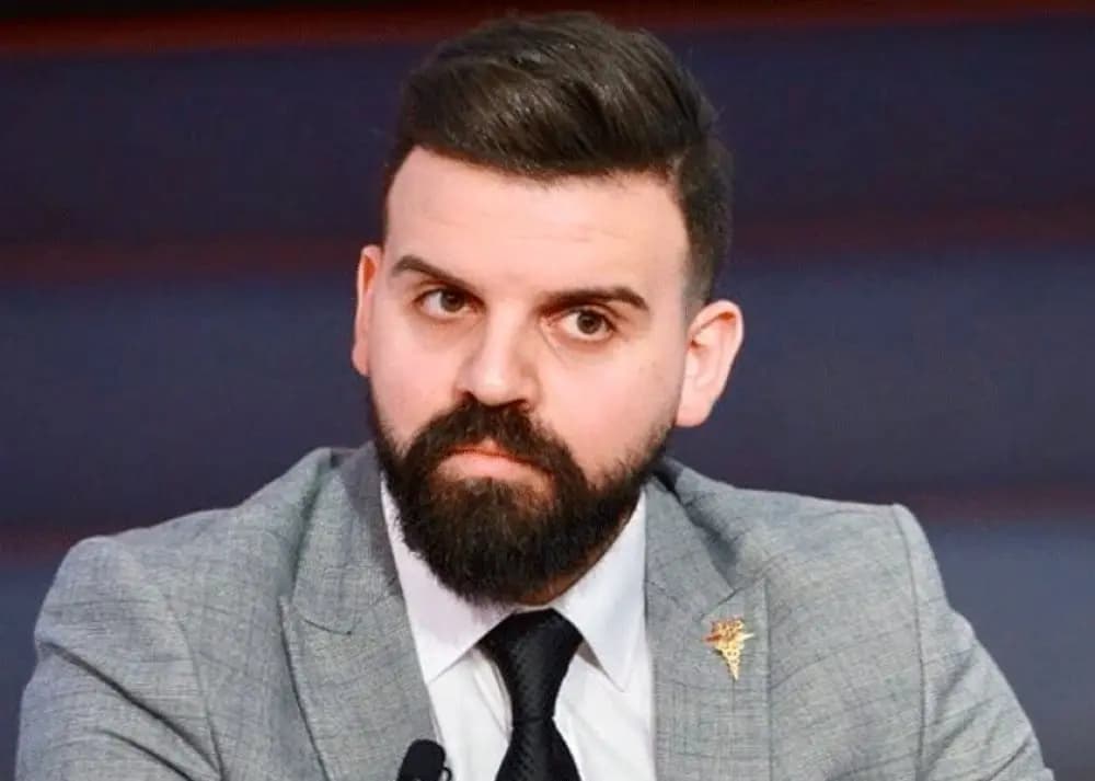 قذيفة تستهدف منزل ناشط سياسي في بريتال.. واتهامات لـ"أعداء الداخل"