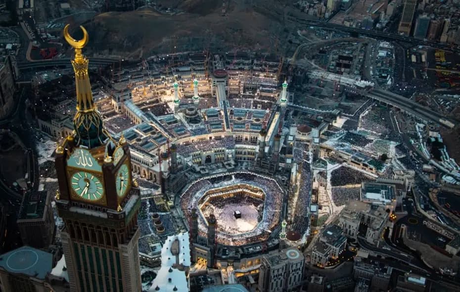 100 ألف ريال عقوبة نقل الزوّار إلى مكة