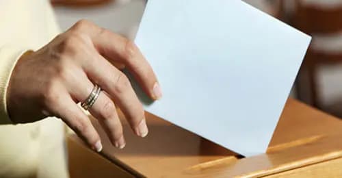 كم بلدية فازت بالتزكية في قضاء المنية - الضنية؟