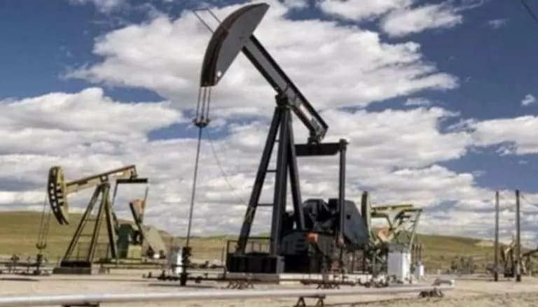 انخفاض أسعار النفط عالميًّا