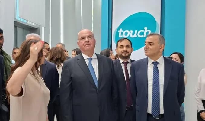 في ضوء الموسم السياحي الواعد.. توجيهات من وزير الاتصالات