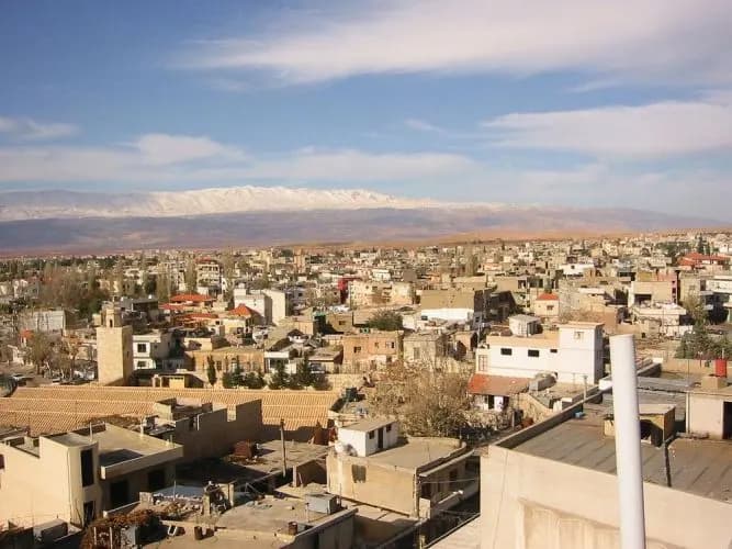 مصابًا بطلقات بندقية صيد.. عُثر عليه في البقاع