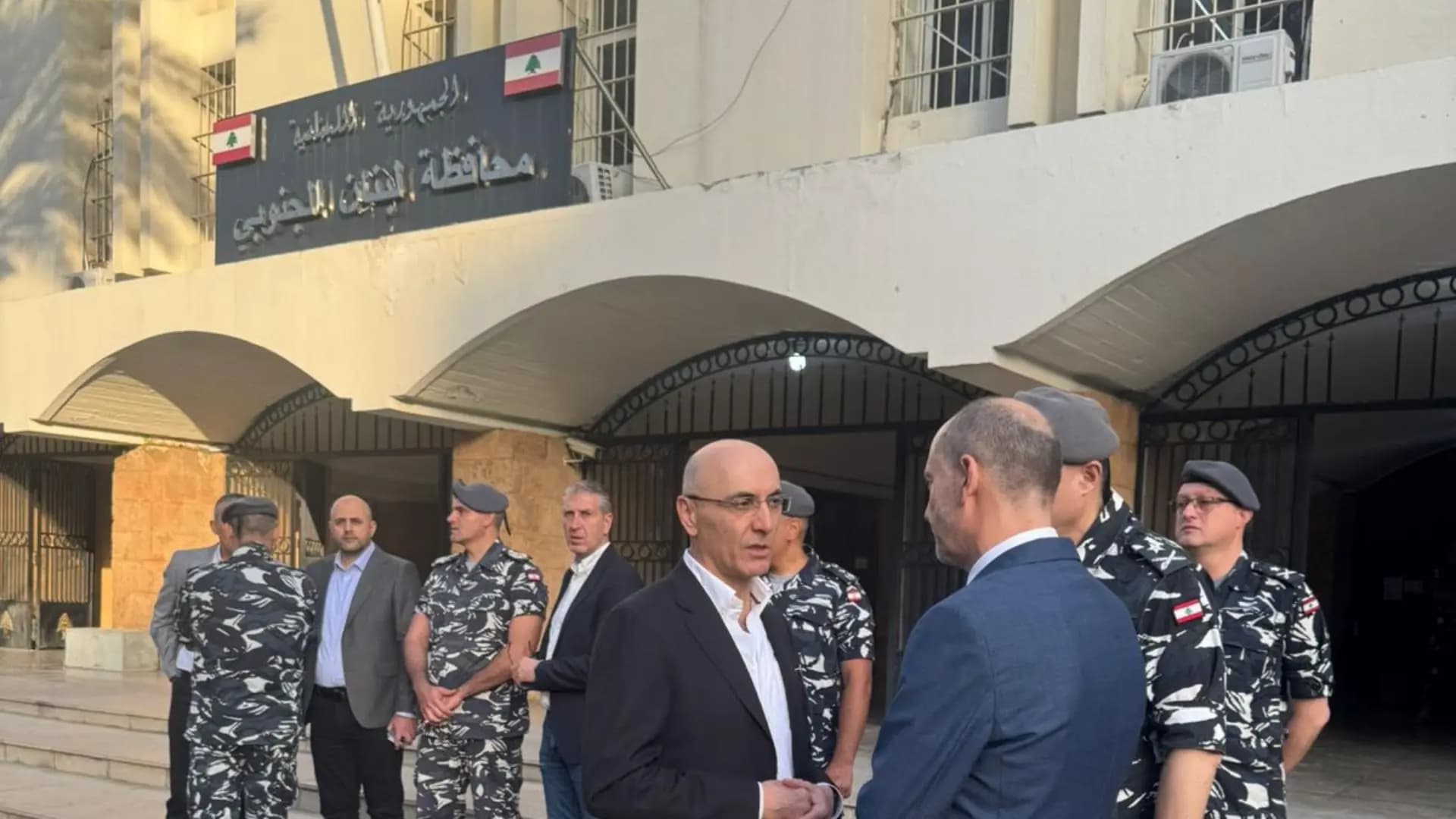 عون والحجار في صيدا لمواكبة الانتخابات