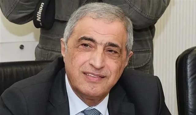 هاشم يرفع راية مرضى الأمراض المزمنة