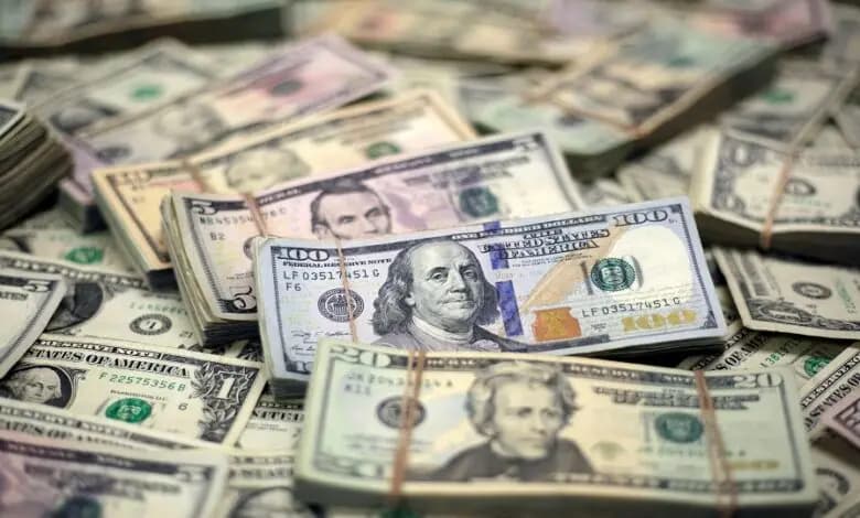 هروب عالمي من السندات الدولارية