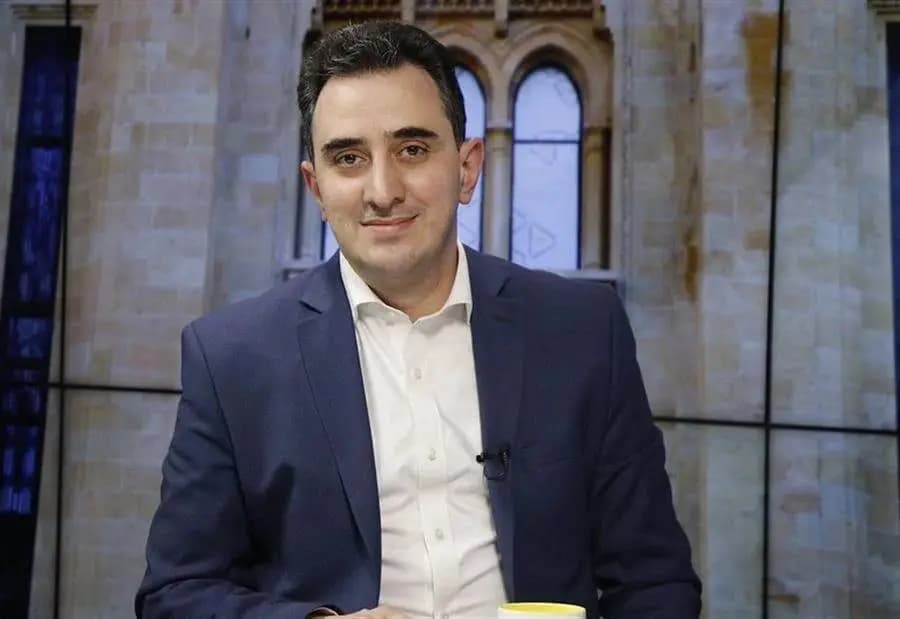 "عدنا إلى الترقيع يا سادة".. الحاج: أوقفوا الارتجال
