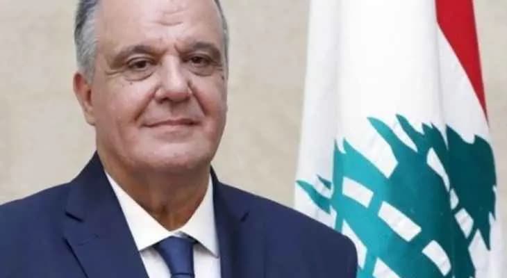 بوشكيان: المواد الأولوية المتعلّقة بالصناعة معفاة من قرار رفع سعر الدولار الجمركي