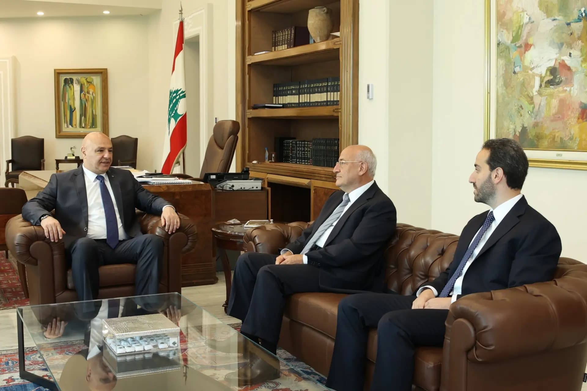 جولة أفق على التطورات.. بين عون والعريضي