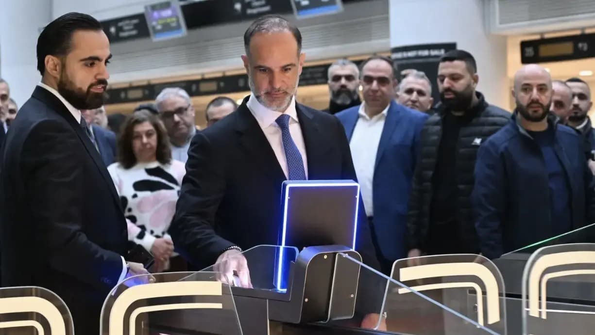 وزير الأشغال يتفقد مطار بيروت والمرفأ