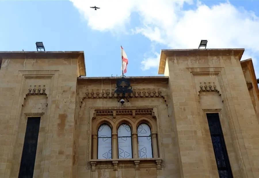الضُباط يزعجون الأجهزة الأمنيّة