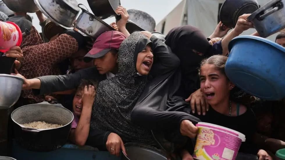 580 روحًا ارتقت بين المنتظرين.. مأساة غزة تتجدد