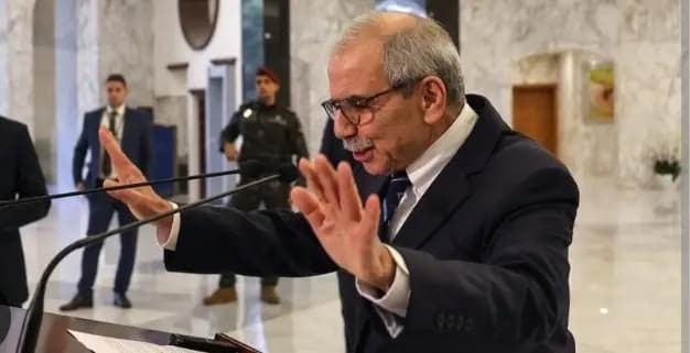 "جلسة حكومية قريبة".. سلام يتابع حريق مكب بشنين