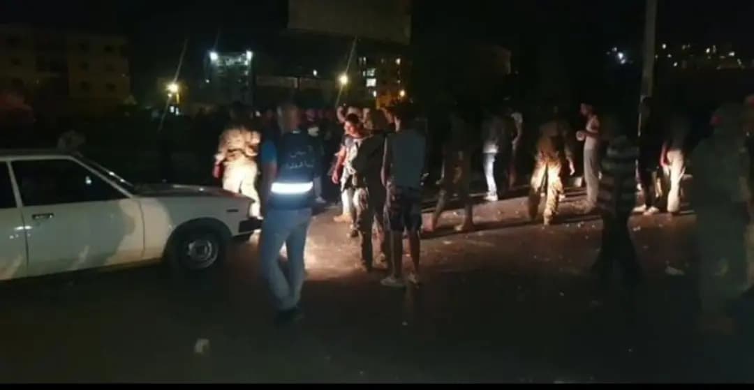 رشق مولدات كهرباء زحلة وقطع الطريق لهذه الأسباب...