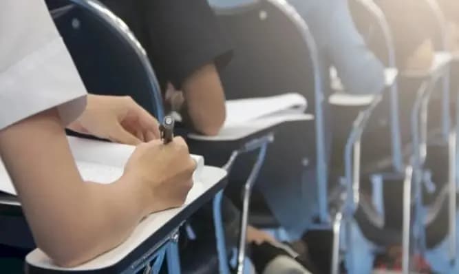 "وسط إجراءات تنظيمية مشددة".. الامتحانات الرسمية تنطلق