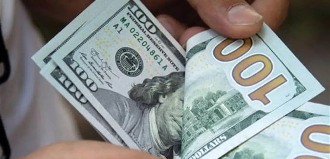كيف أقفل سعر الدولار في السوق الموازية؟