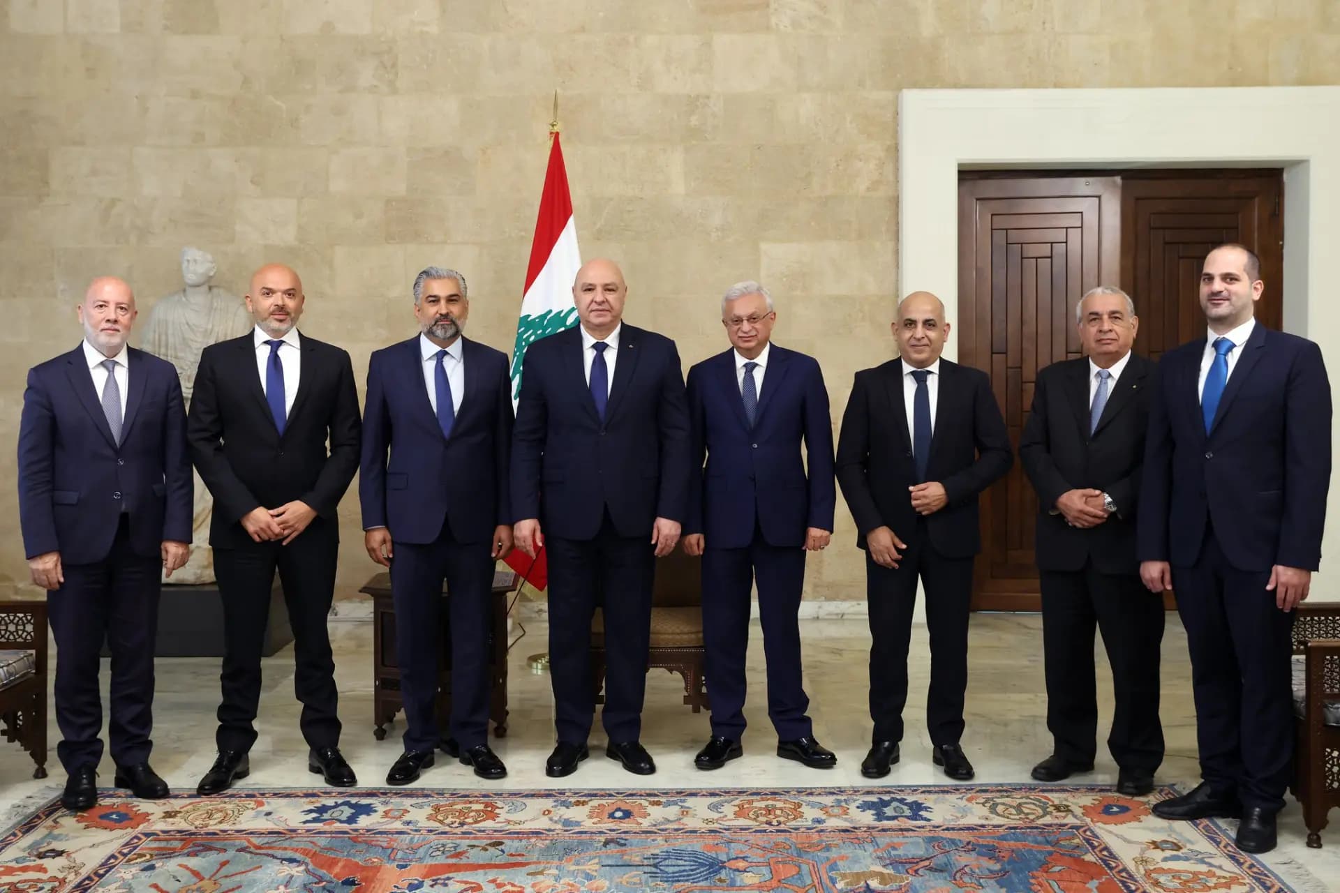 ‏عون يستقبل وفد مجلس الأعمال اللبناني - الكويتي.. وينوه بدعم الكويت