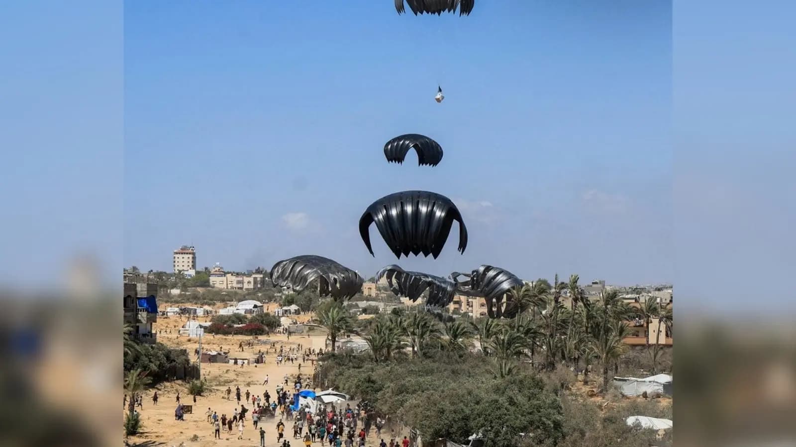إنزالات إغاثية لغزة
