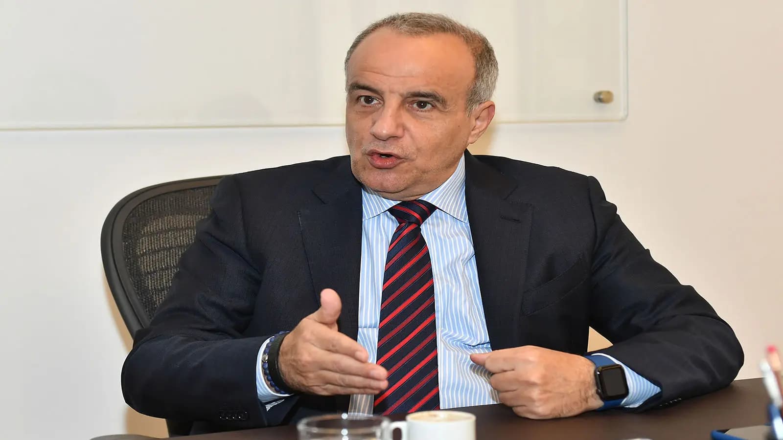 كريديّة: لتأجيل نقاش الرواتب على سعر صيرفة إلى حين بتِّ موضوع الدولار الجمركي وسأعمل على تحصيل حقوق الموظّفين