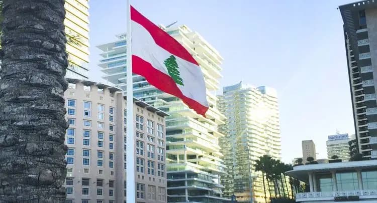 كيف يُمكنُ تطبيقُ قراراتِ الحكومةِ وماذا عن المسؤوليةِ الوطنيةِ والأخلاقية؟