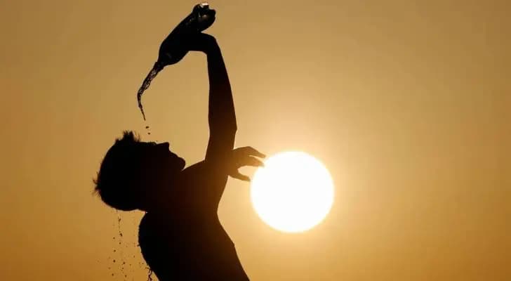 الشمس آخدة مجدها هالأيام.. وعم تتغنج!