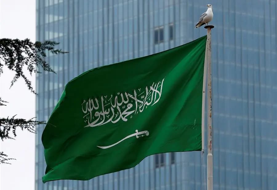 السعودية تضع خطوطًا حمراء... كلمة بخاري بعد جعجع وقبل باسيل