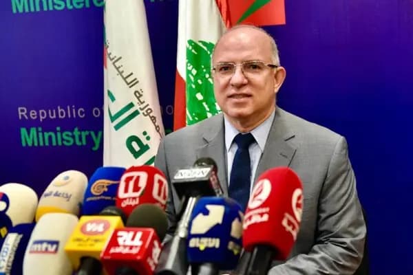 القمح العراقي يصل بيروت.. وحيدر يتطرق لتنظيم العمالة وتطوير الضمان