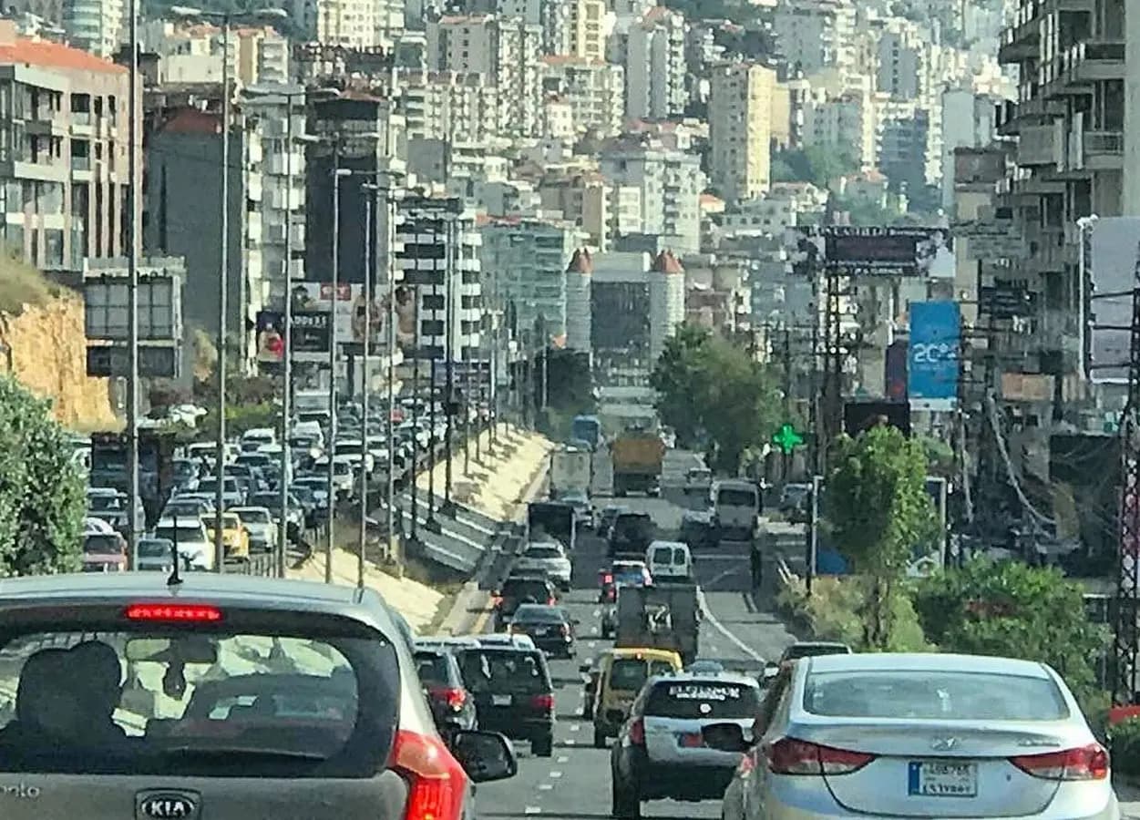 أوتوستراد جونيه... "وعدوني ونطروني"